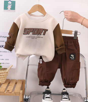 Ensemble de cargo marron et sweat bicolore pour garçons