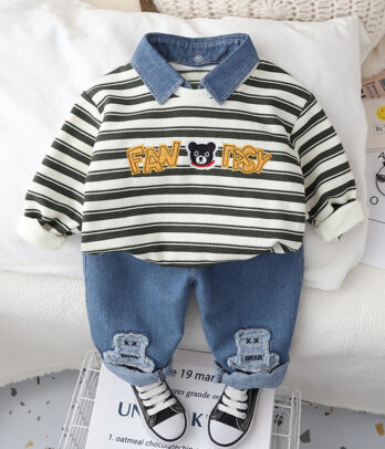 Sweater à rayures et pantalon en jean