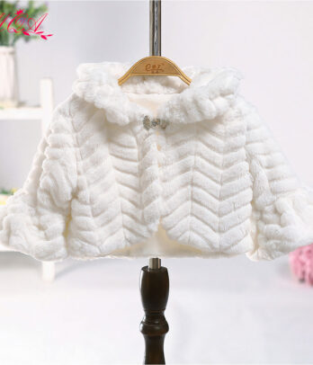 Cape blanche douce pour fillettes