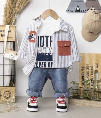 Chemise à rayures pour garçon avec t shirt blanc et jean