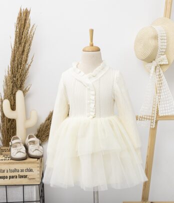 Robe blanche à volants pour fille
