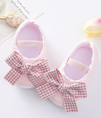 Ballerines de couleur rose pour bébé 
