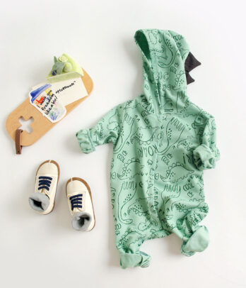 Combinaison verte à capuche pour bébé