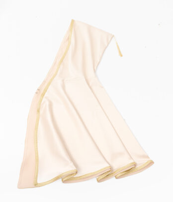 Burnous royal de couleur blanche