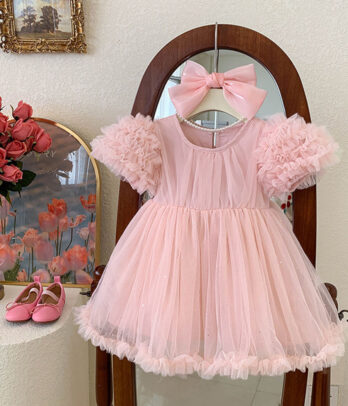 Robe rose clair délicate pour petites filles