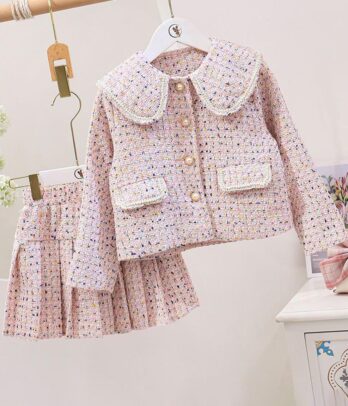 Ensemble rose veste en tweed et mini jupe