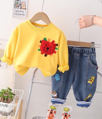 Ensemble pull jaune et pantalon jean pour bébé