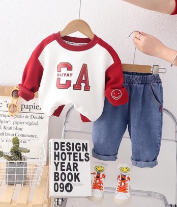 Ensemble sweat rouge et pantalon jean pour garçon
