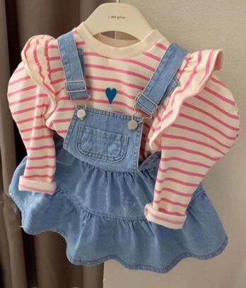 Ensemble de pull et robe salopette pour bébé fille
