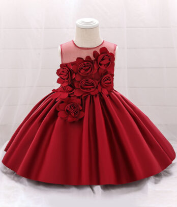 Robe de princesse rouge fleurie