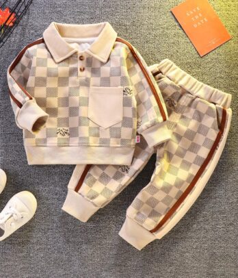 Ensemble de deux pièces style sport à carreaux