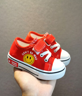 Converse en toile polyvalentes de couleur rouge