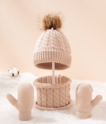 Lot de gants écharpe et chapeau beige