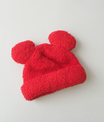 Bonnet rouge à oreilles d'ours pour enfants