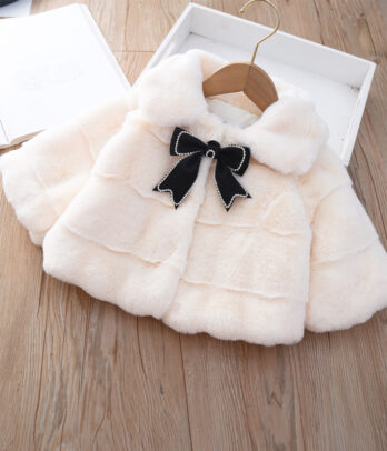 Veste blanche en fourrure pour filles
