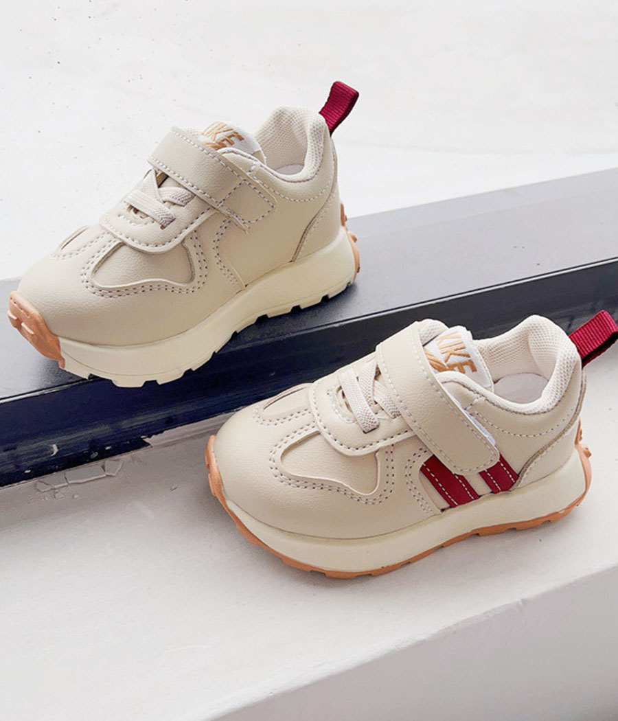 cl1_0003_O1CN01ykIhnb1zgLTXf7hSV_!!3937076743-0-cib Baskets beiges aux traits rouges originales – Image 1
