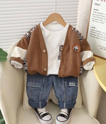 Ensemble de cardigan marron et pantalon en jean pour bébé garçons