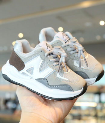 Sneakers grises pour garçons