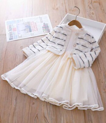 Robe délicate avec cardigan à rayures pour petites filles