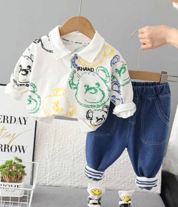 Ensemble de sweat aux dessins colorés et jean