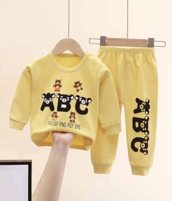 Pyjama amusant "Alphabets" de couleur jaune