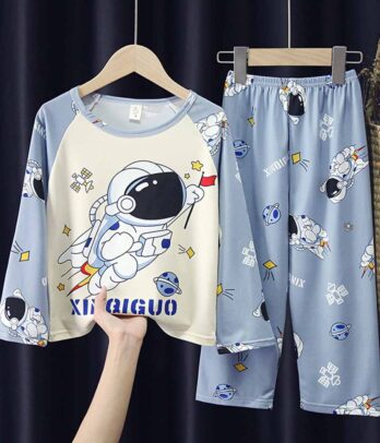 Pyjama "Les rêves interstellaires" composé de deux pièces