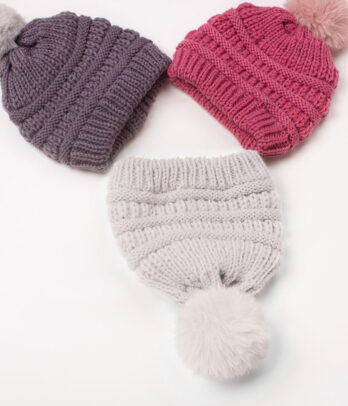 bonnet monochrome en laine tricotée