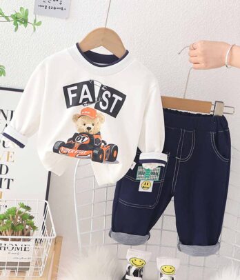 Ensemble deux pièces pour garçons composés de jean et pull blanc imprimé