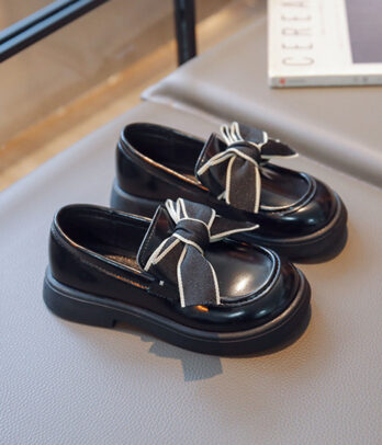 Mocassins noirs satinés pour filles