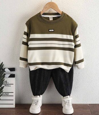 Set de pantalon noir et pull à rayures bicolore