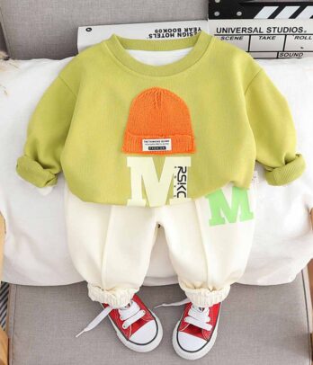 Ensemble de pantalon blanc et sweat vert pistache pour bébé