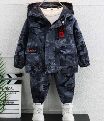 Costume camouflage composé de deux pièces pour garçons