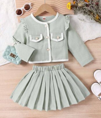 Ensemble de jupe et chemise classique vert pastel