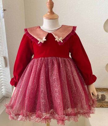 Robe rouge sophistiquée avec jupon en tulle