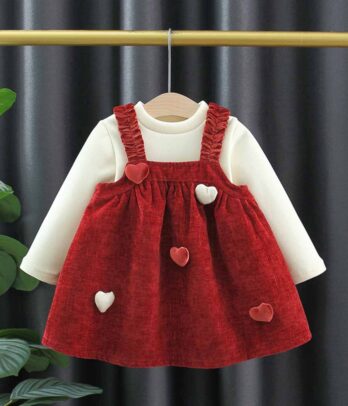 Ensemble de robe rouge brique en velours avec pull beige