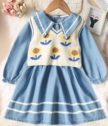 Robe bleue à manches longues avec gilet tournesol sans manches