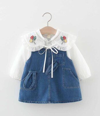 Ensemble de robe en jean et chemise blanche à col claudine