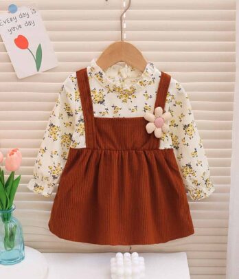Ensemble de robe fleurie style salopette