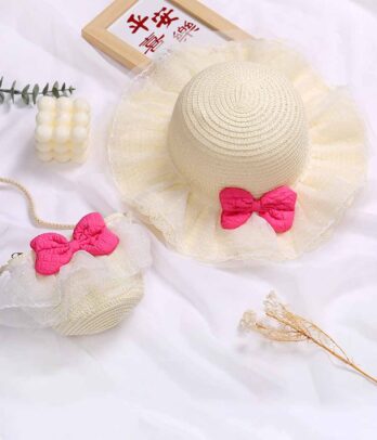 Sac et chapeau en paille simples avec nœud papillon