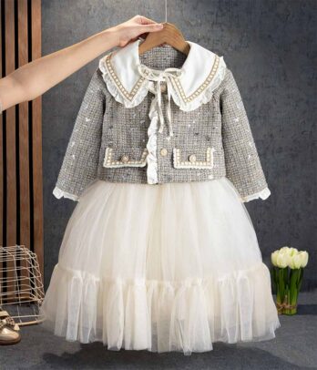 Robe en Tulle Blanche et Veste Classique Grise