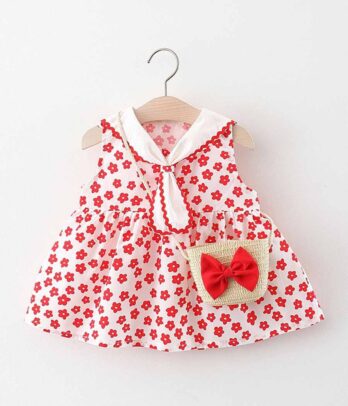 Robe rouge et blanc à petites fleurs