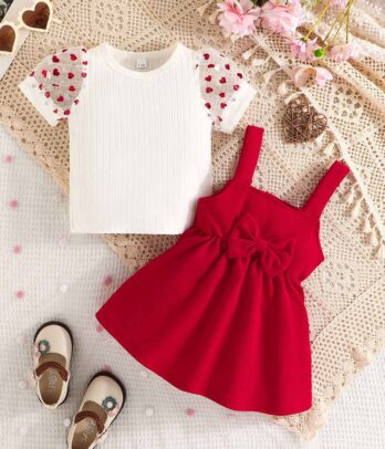 Ensemble de robe coup de cœur rouge avec T-shirt blanc