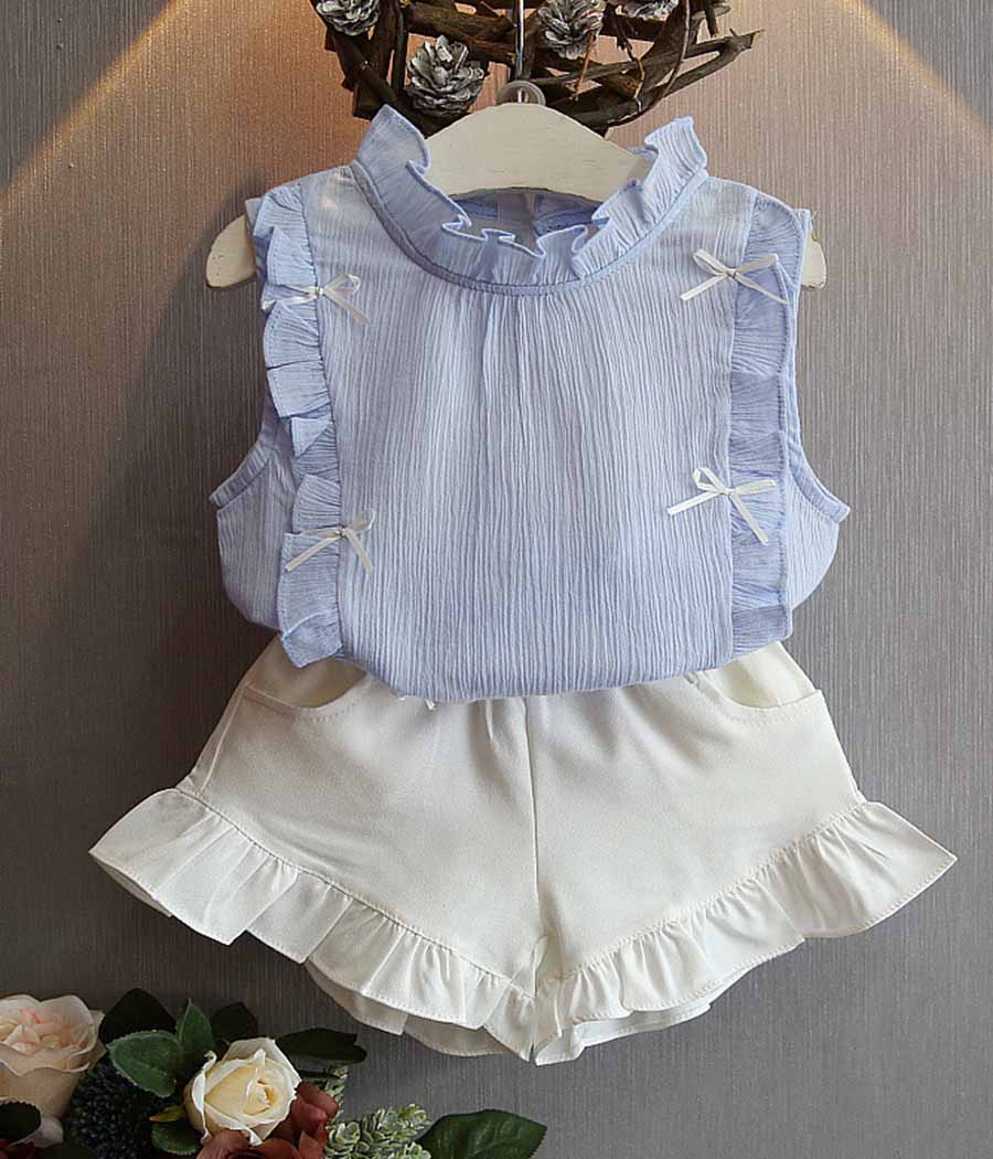 52453-016 Ensemble de short blanc et blouse bleu ciel à rayures – Image 1