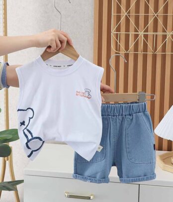 Ensemble de jean et haut sans manches blanc imprimé