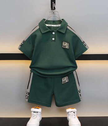 Ensemble estival style sport de couleur verte