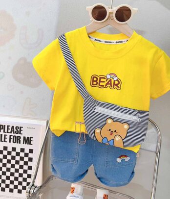 Ensemble petit ourson de couleur jaune
