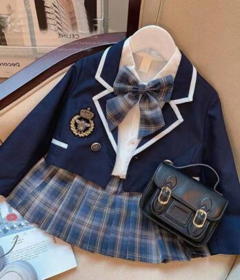 Ensemble collégial pour filles composé de trois pièces