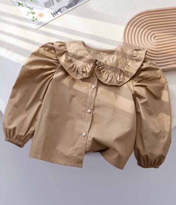 Chemise marron à col claudine et boutons en perles