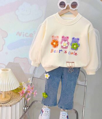 Ensemble pour filles "Bear is cute" composé de jean et pull blanc