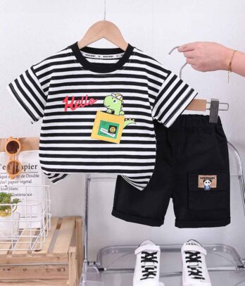 Set décontracté pour garçons composé d'un short et T-shirt à rayures
